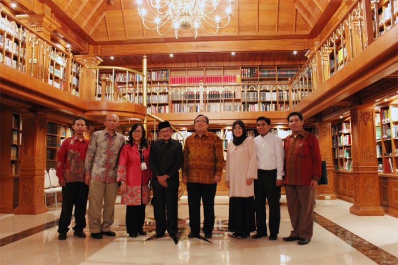 TRAINING DAN WORKSHOP “FIKIH MUAMALAH ADVANCE ON ISLAMIC BANKING AND FINANCE” Bagi Dosen Pascasarjana Ekonomi Islam Perg.Tinggi se-Indonesia 30 September – 1 Oktober di Jakarta