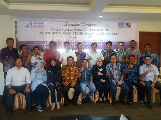 Training dan Workshop Nasional Notaris Perbankan Syariah tentang Aspek Legal dan Pembuatan Kontrak Perjanjian Produk Perbankan Syariah Tgl 6 - 7 Oktober 2017 Di Hotel Surabaya.