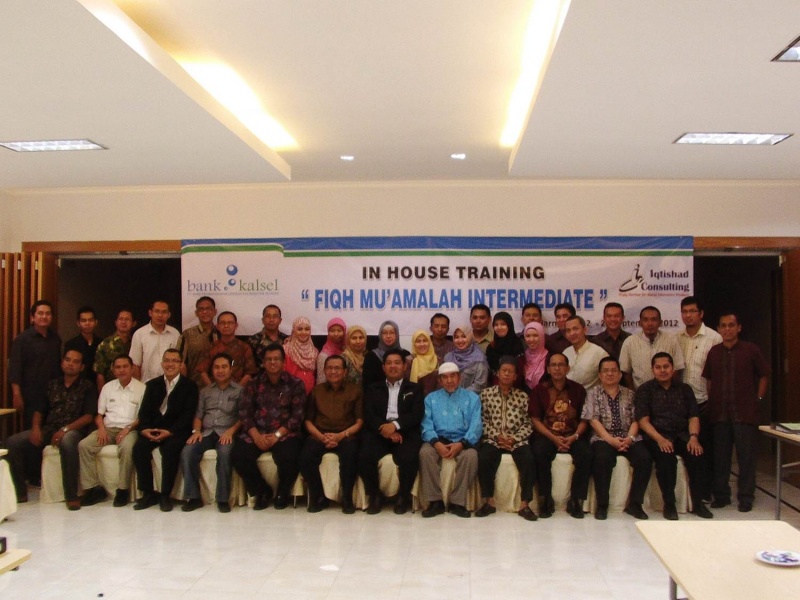 Training dan Workshop Nasional Notaris Perbankan Syariah tentang Aspek Legal dan Pembuatan Kontrak Perjanjian Produk Perbankan Syariah  Angkatan ke – 220 Tgl 27 - 28 April di Surabaya