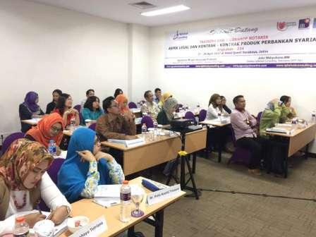 Training dan Workshop Nasional Notaris Syariah Jakarta Perbankan Syariah tentang Aspek Legal dan Pembuatan Kontrak Perjanjian Produk Perbankan Syariah Tgl 11 - 12 Agustus 2017 di Hotel Betawi Sofyan, Jakarta Pusat. 