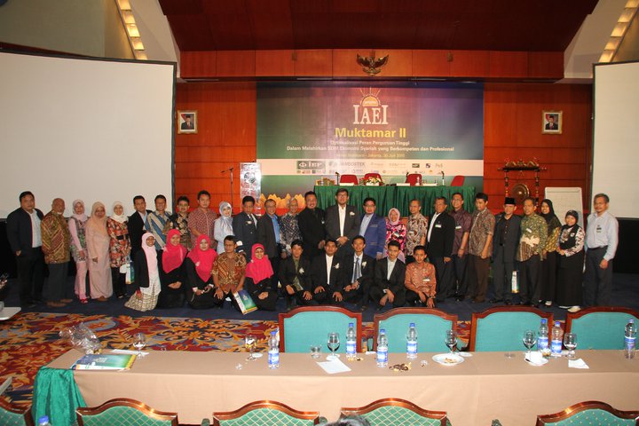 Training dan Workshop Nasional Notaris Perbankan Syariah tentang Aspek Legal dan Pembuatan Kontrak Perjanjian Produk Perbankan Syariah Tgl 11 - 12 November 2017 Hotel Novotel, Makassar.