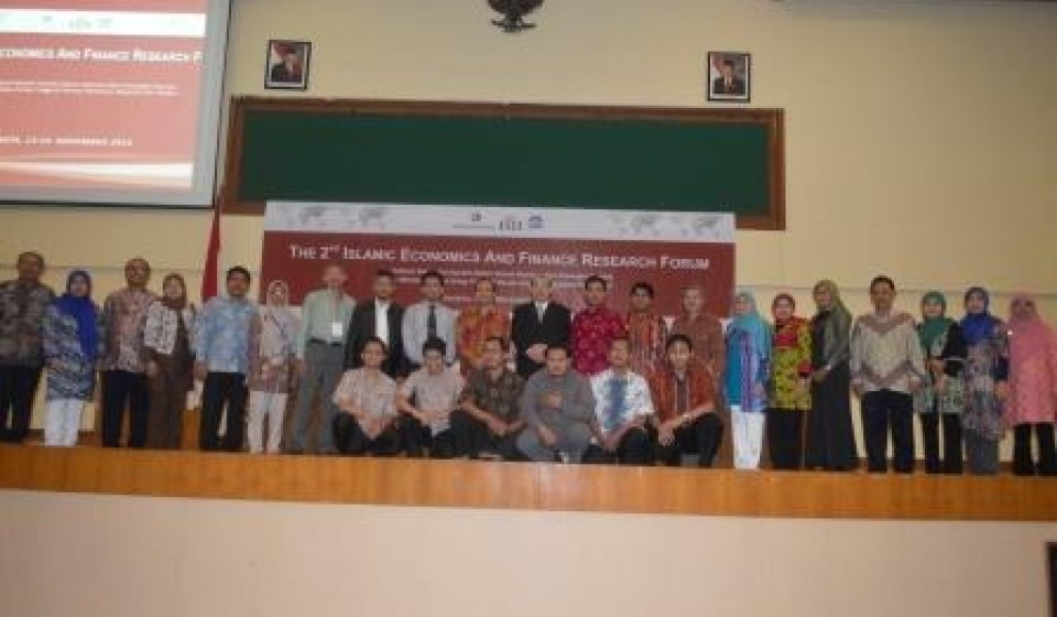 Ikuti Forum Riset Ekonomi dan Keuangan Syariah  (FREKS) ke 14)