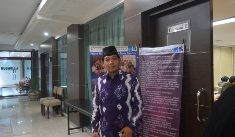 Fungsi Uang Menurut Ekonomi Islam Dan Kapitalisme