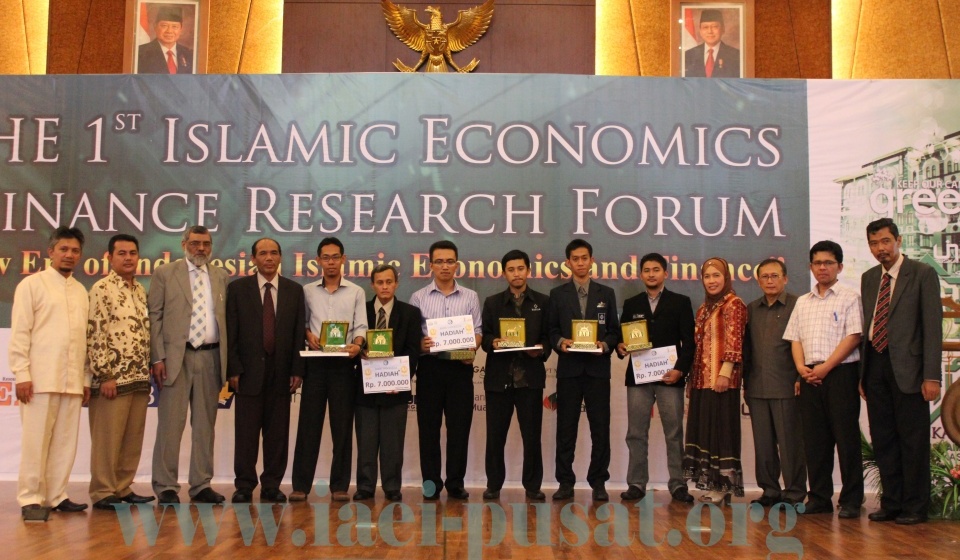 Kerapuhan Kapitalisme Dan Keharusan Penerapan Dinar