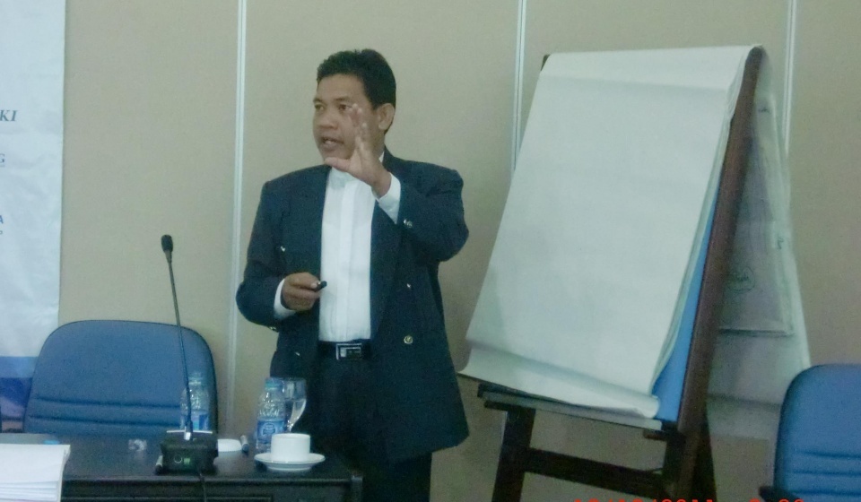 Pengaruh bunga terhadap keterpurukan ekonomi indonesia (Studi kasus 1997 – 2004)